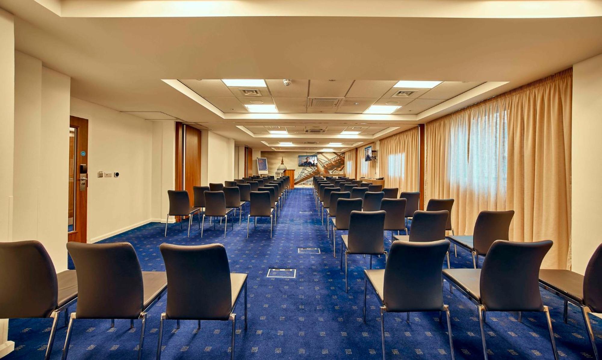 Hotel Express Stratford By Ihg 3*