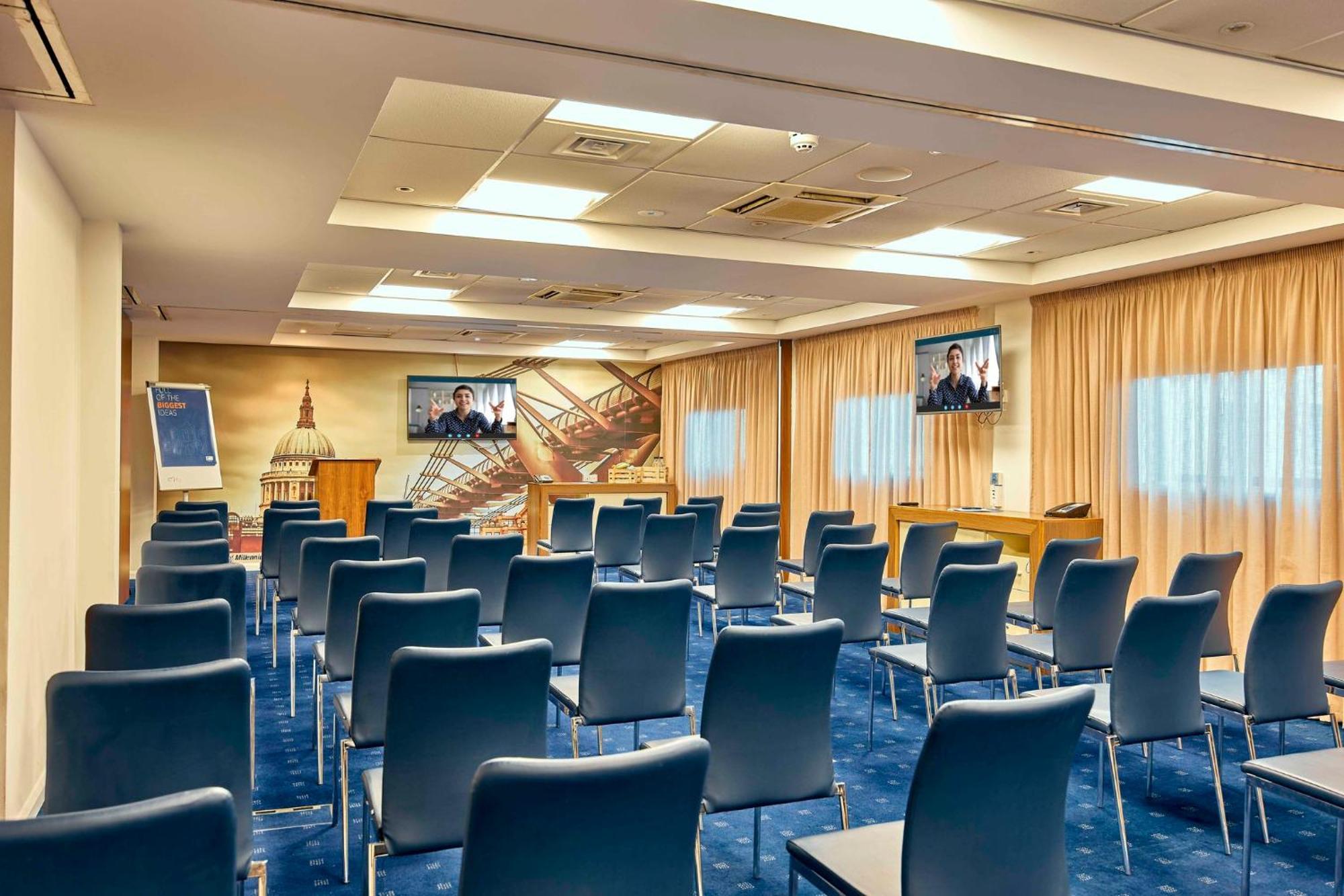 Hotel Express Stratford By Ihg