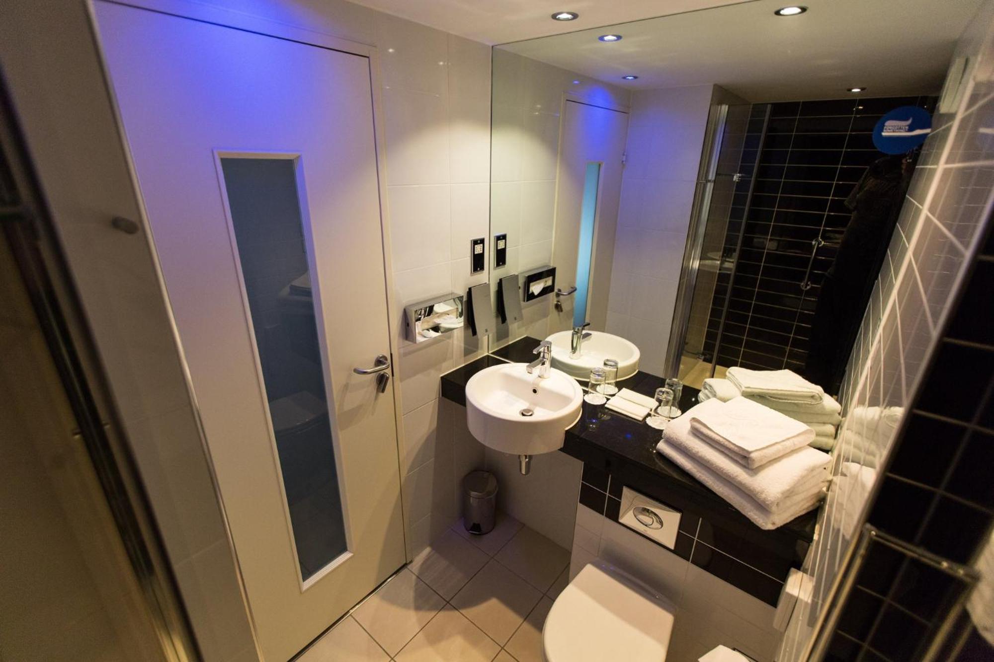 Hotel Express Stratford By Ihg